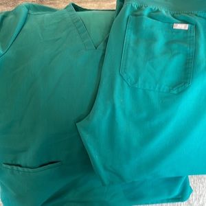 Figs Hunter Green Technical Collection L two pocket top and basic bottoms